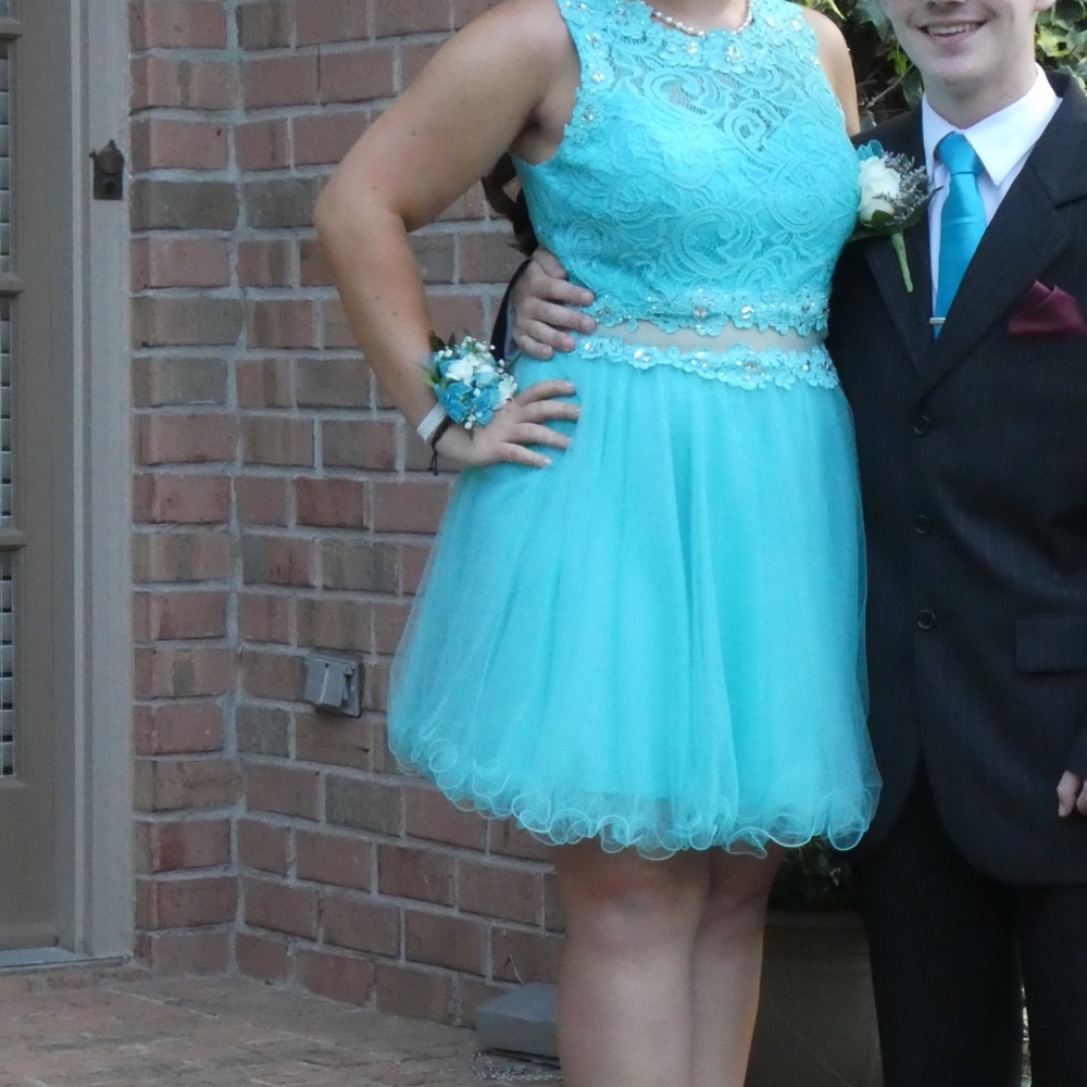 Homecoming/Formal/Semi-Formal Size Large